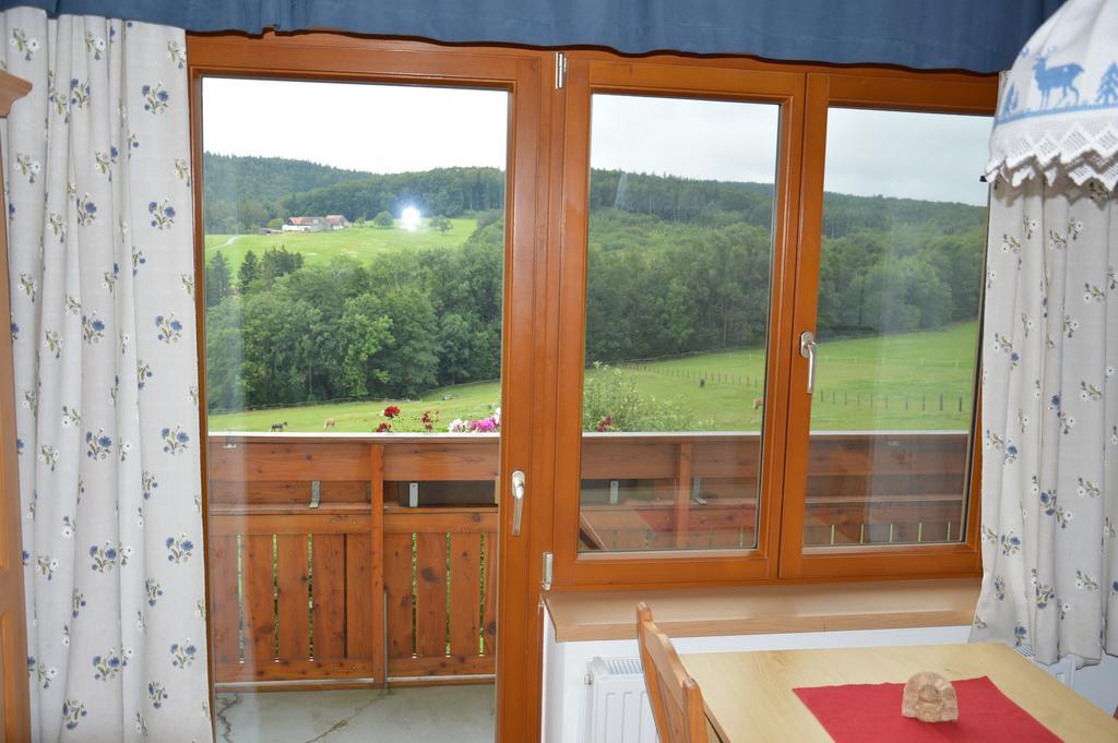 Biobauernhof Wolf-Hof Apartment Pressbaum Room photo